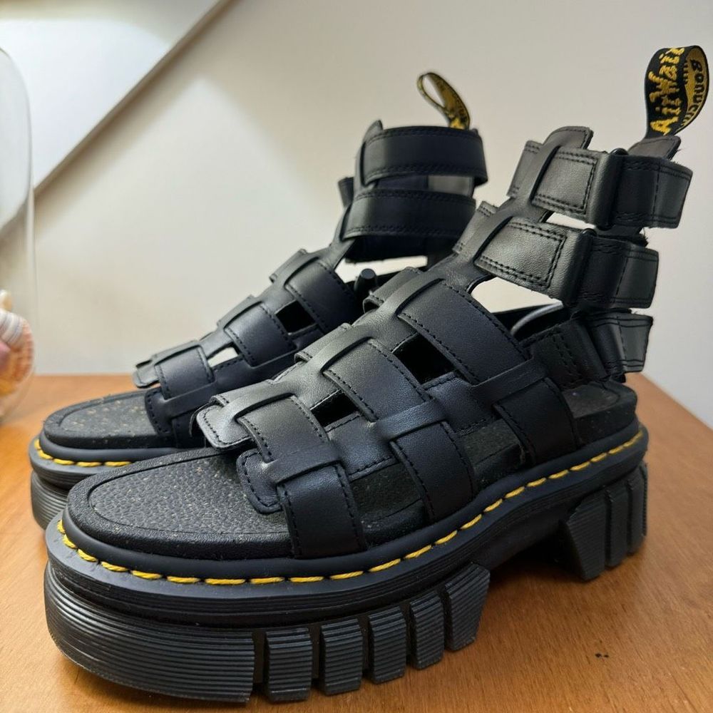 Dr. Martens Women's Ricki Nappa Lux leather Gladiator - Picture 5 of 8